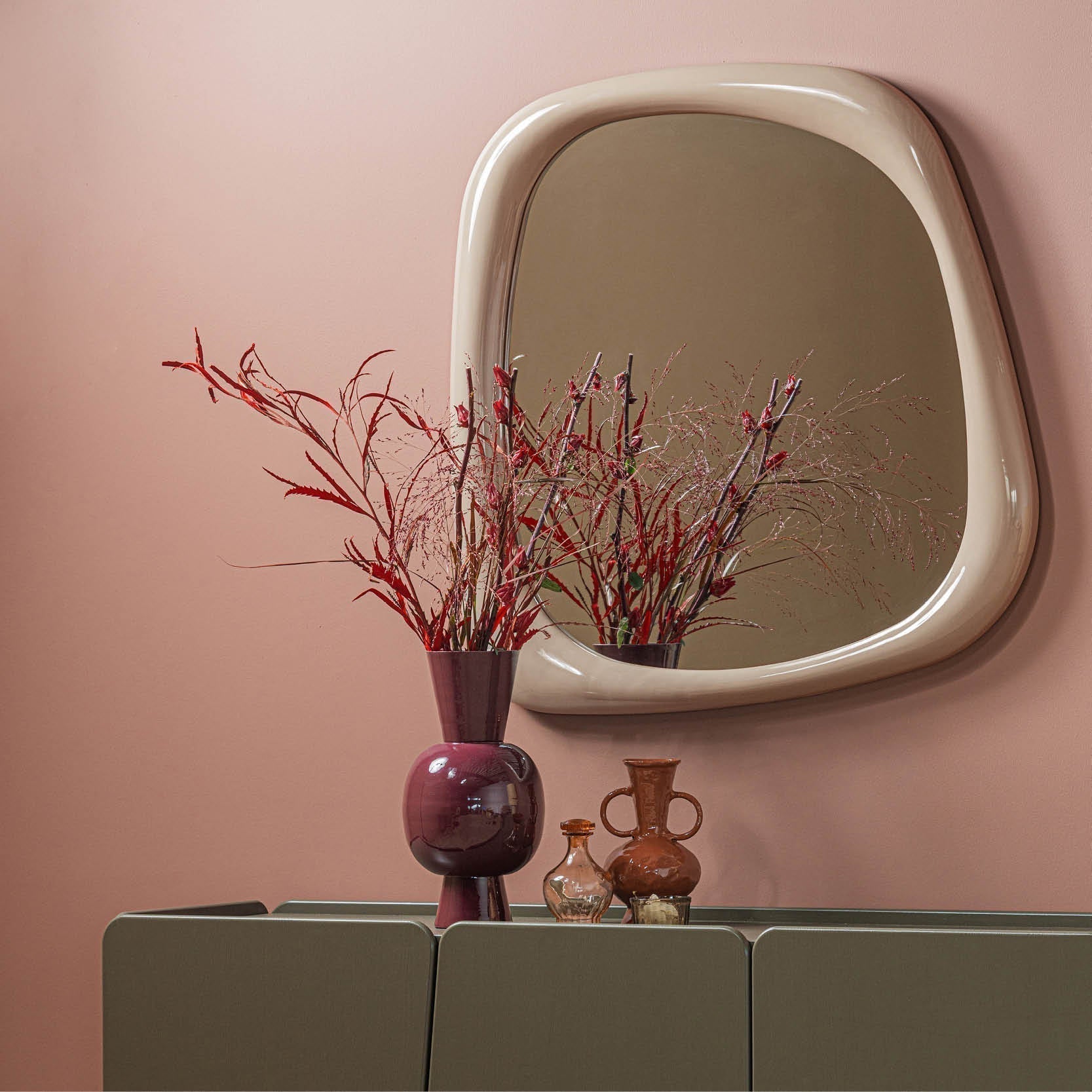 Hoogglans in je interieur: zo durf jij deze glanzende trend aan