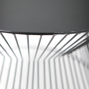 Suus bijzettafel metaal zwart, detail