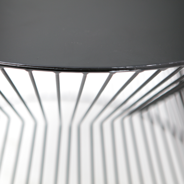Suus bijzettafel metaal zwart, detail